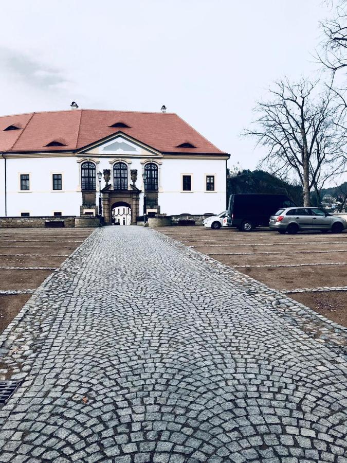 Apartman Domov Decin Exterior foto